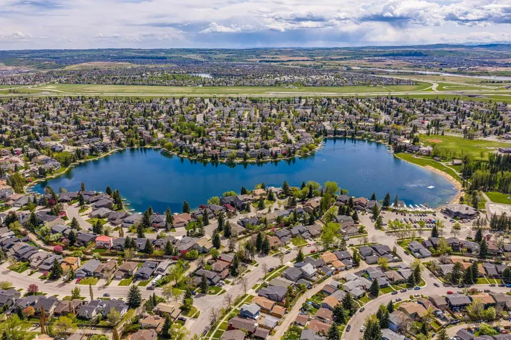 71 Sunmills Drive SE Calgary AB T2X 2R4