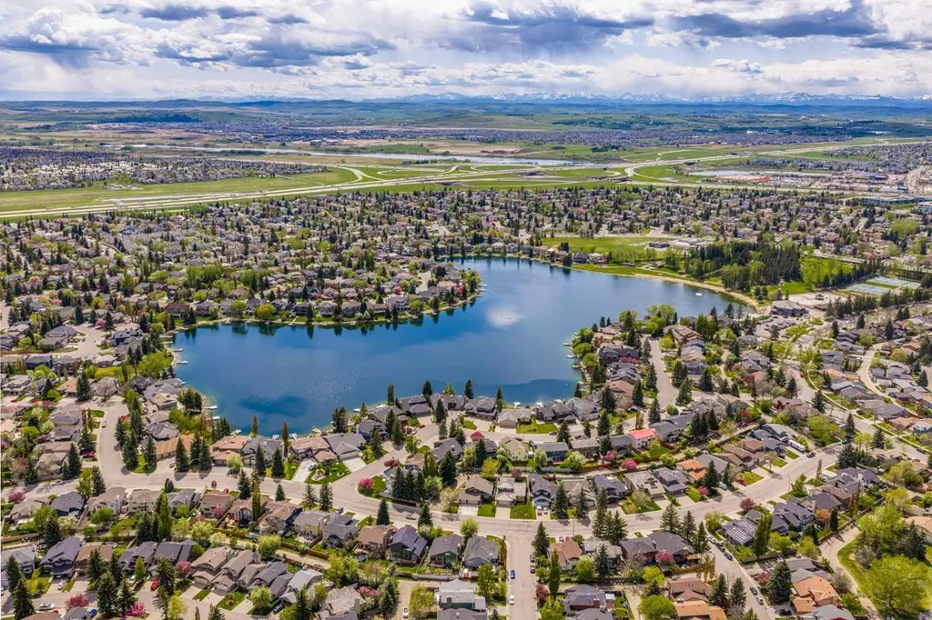 71 Sunmills Drive SE Calgary AB T2X 2R4