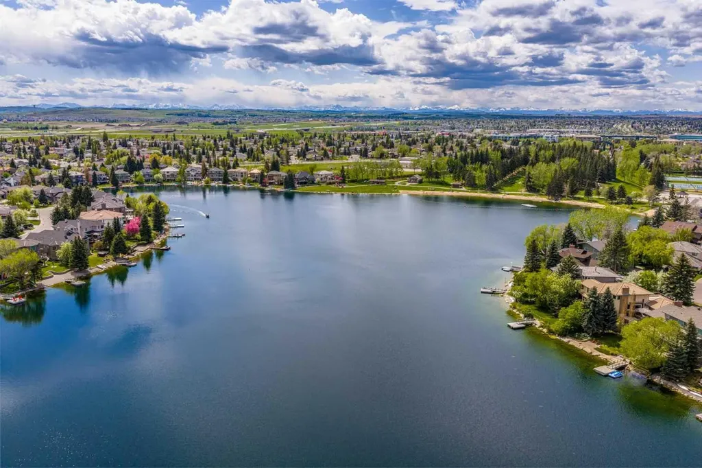 71 Sunmills Drive SE Calgary AB T2X 2R4