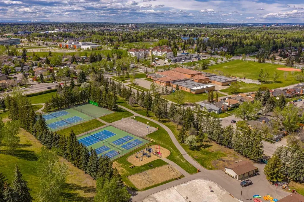 71 Sunmills Drive SE Calgary AB T2X 2R4