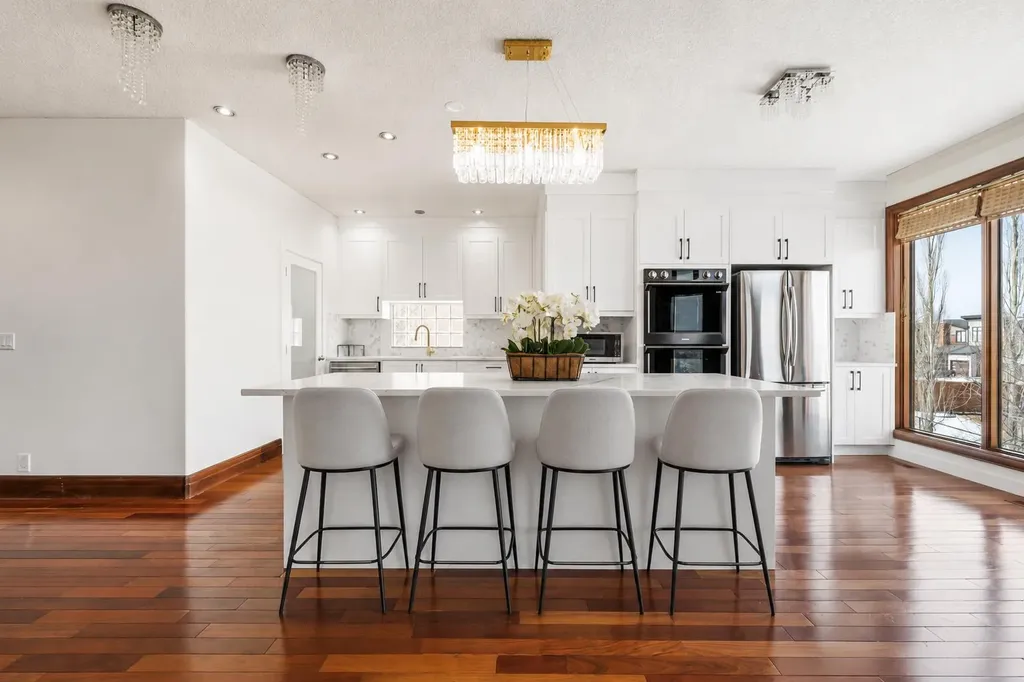 8 Coulee Park SW Calgary AB T3H 5J5