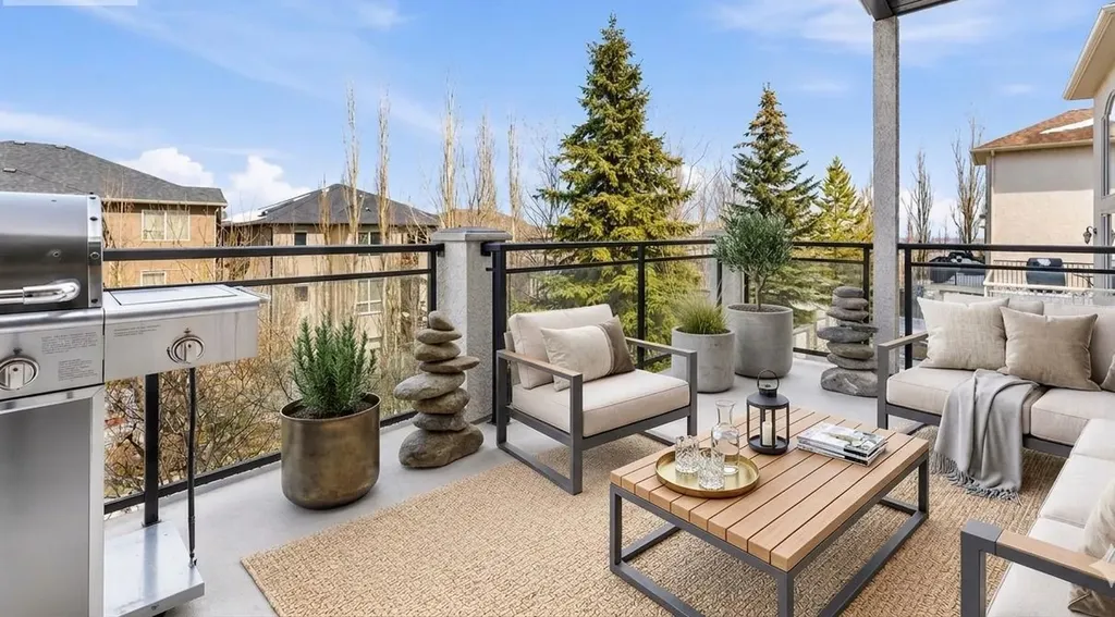 8 Coulee Park SW Calgary AB T3H 5J5