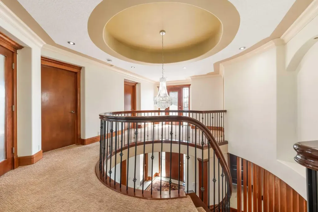 8 Coulee Park SW Calgary AB T3H 5J5