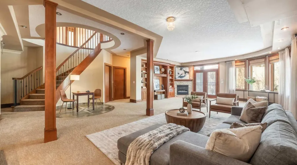 8 Coulee Park SW Calgary AB T3H 5J5