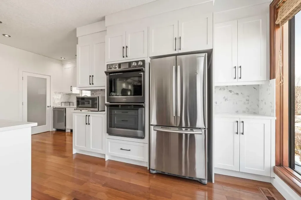 8 Coulee Park SW Calgary AB T3H 5J5
