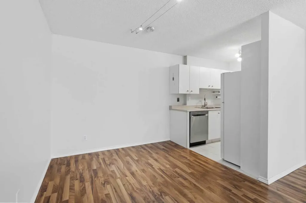 80 Galbraith Drive SW Calgary AB T3E 4Z6