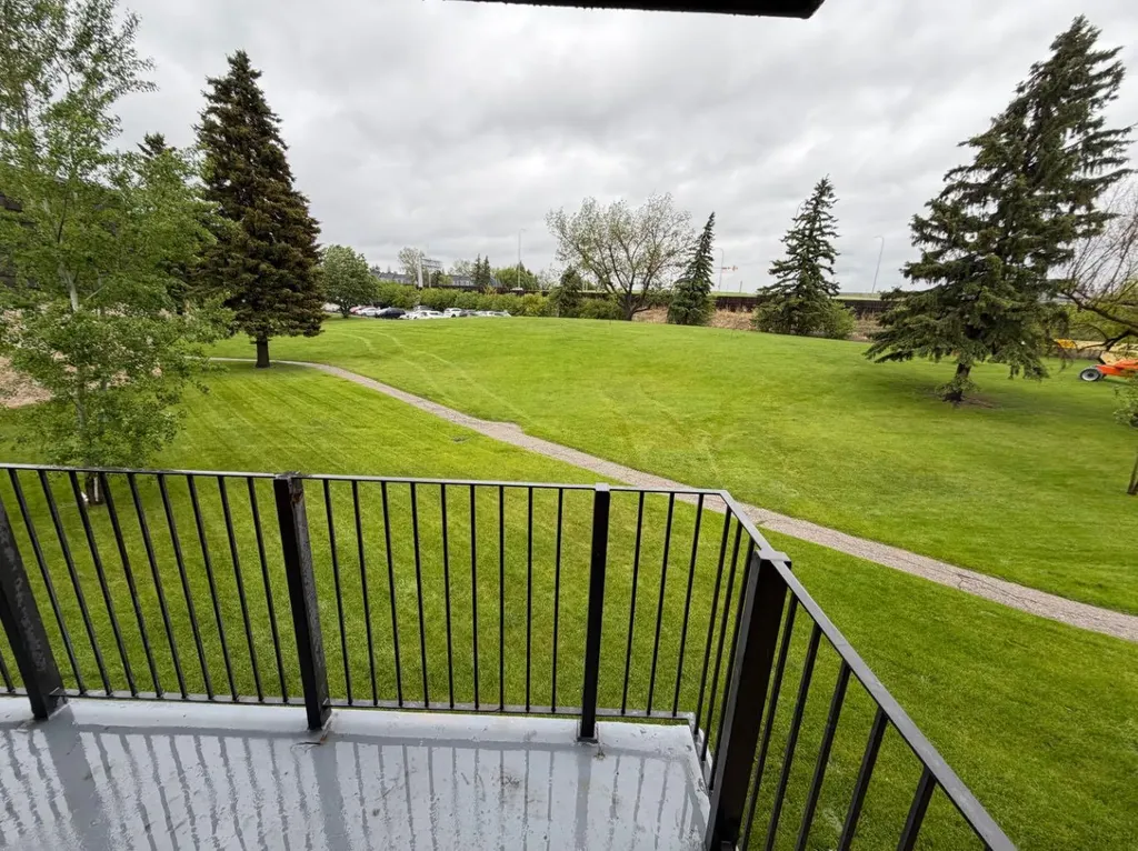 80 Galbraith Drive SW Calgary AB T3E 4Z6
