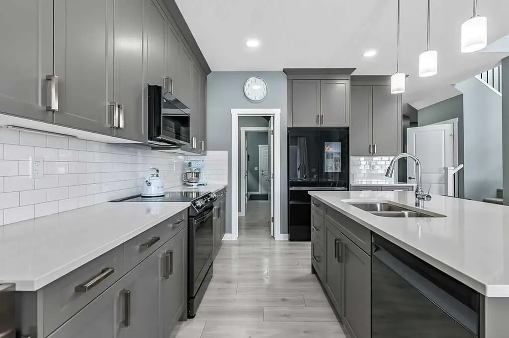 5 Birch Glen Okotoks AB T1S5S9