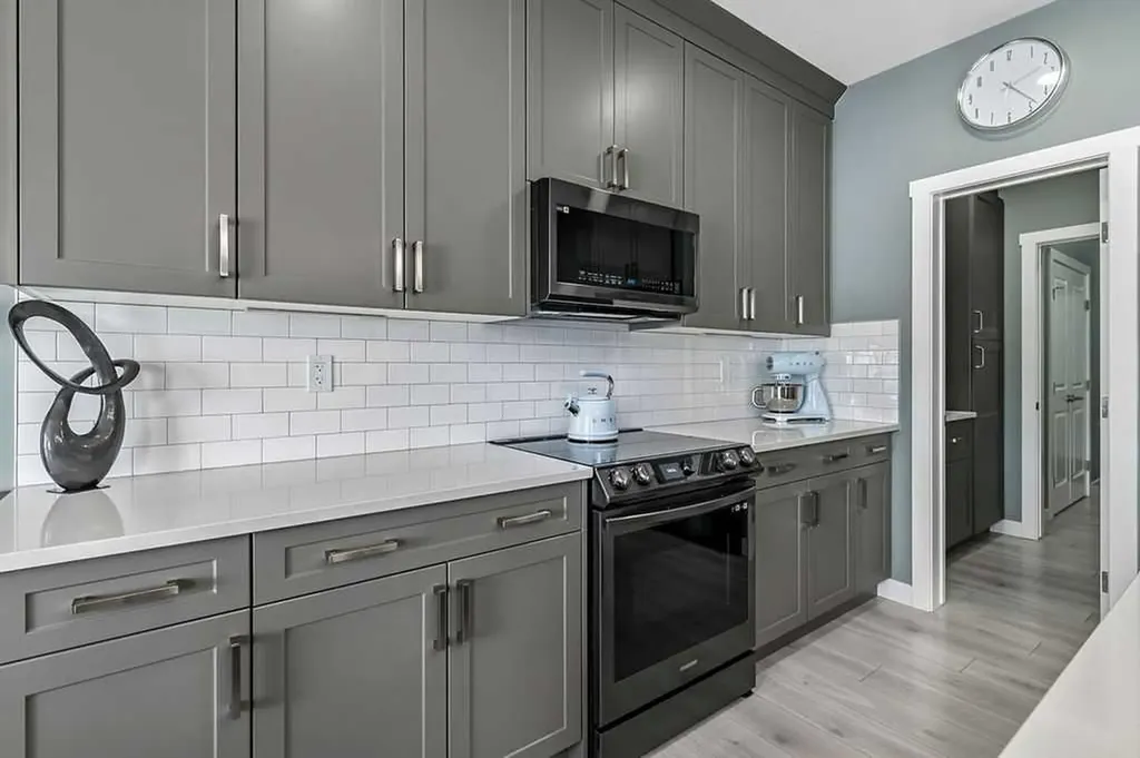 5 Birch Glen Okotoks AB T1S5S9