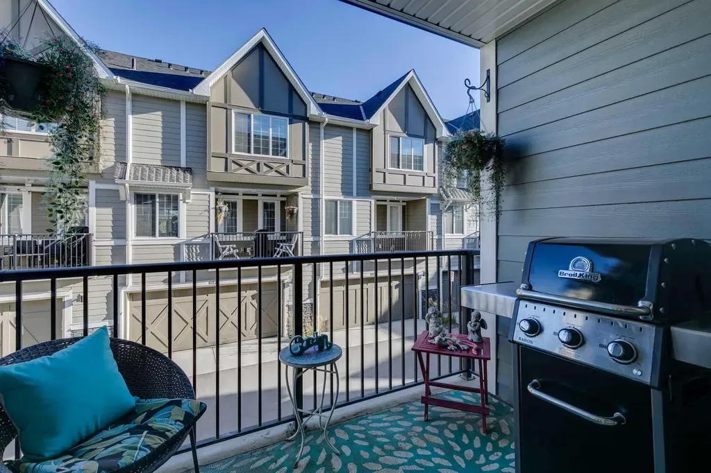 510 Nolanlake Villas NW Calgary AB T3R 0Z7