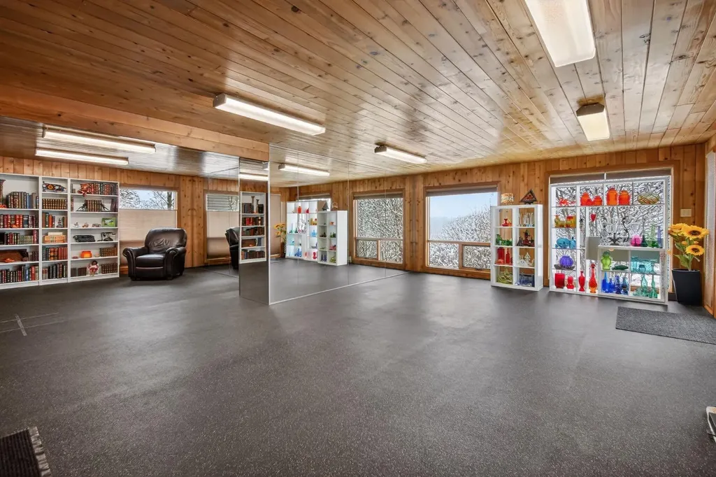 102 West Terrace Crescent Cochrane AB T4C1R9