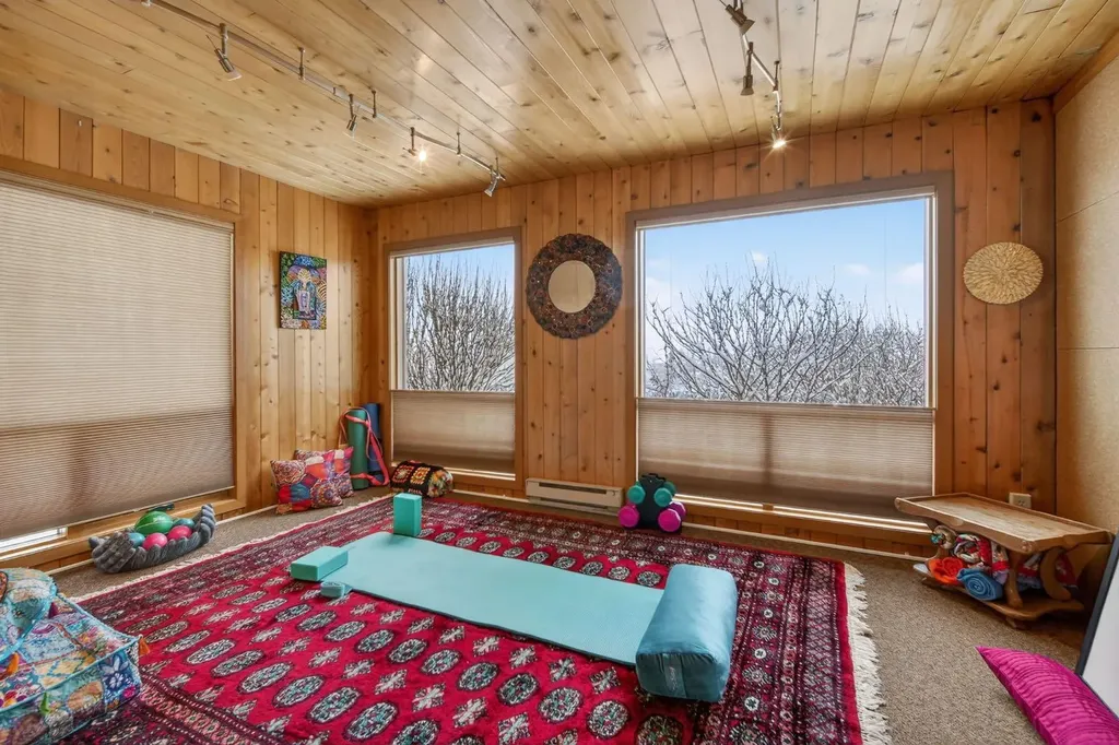 102 West Terrace Crescent Cochrane AB T4C1R9