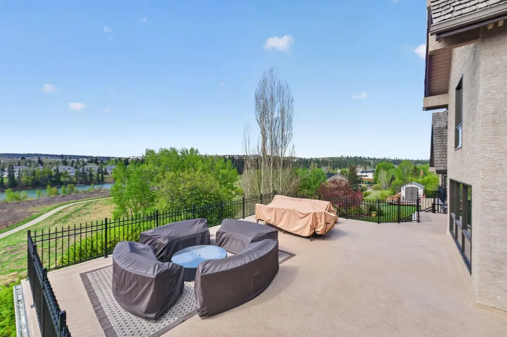 102 West Terrace Crescent Cochrane AB T4C1R9
