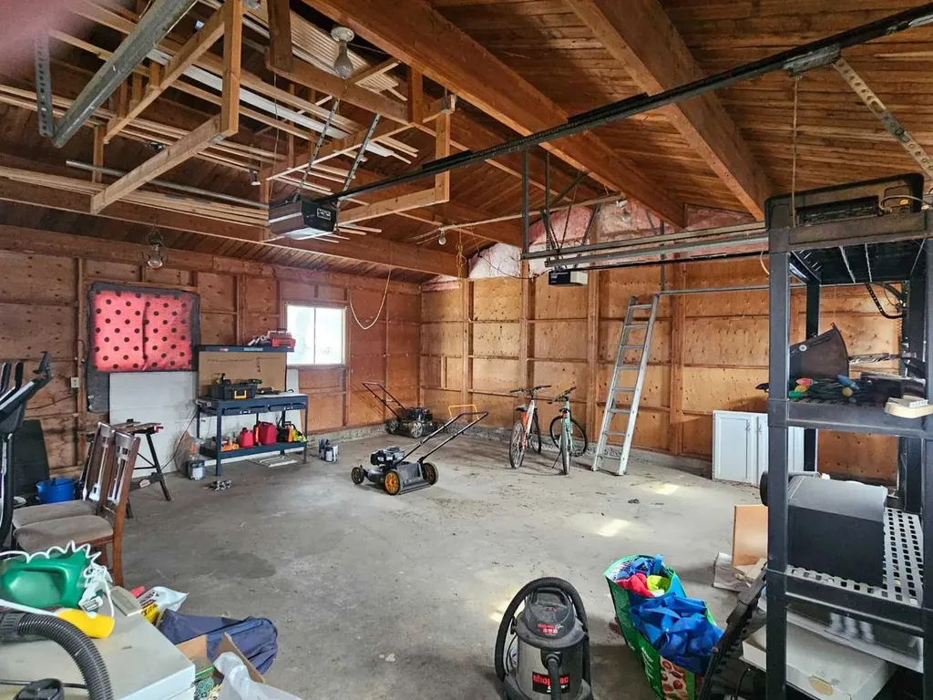 406 8 Street S Beiseker AB T0M 0G0