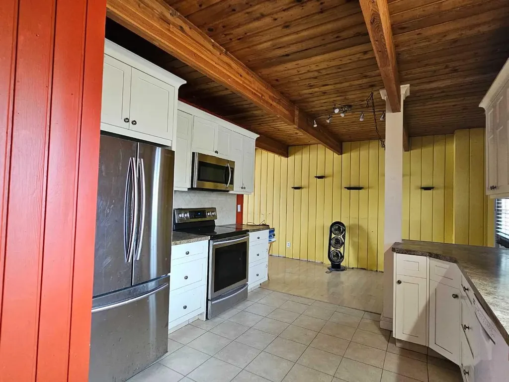 406 8 Street S Beiseker AB T0M 0G0