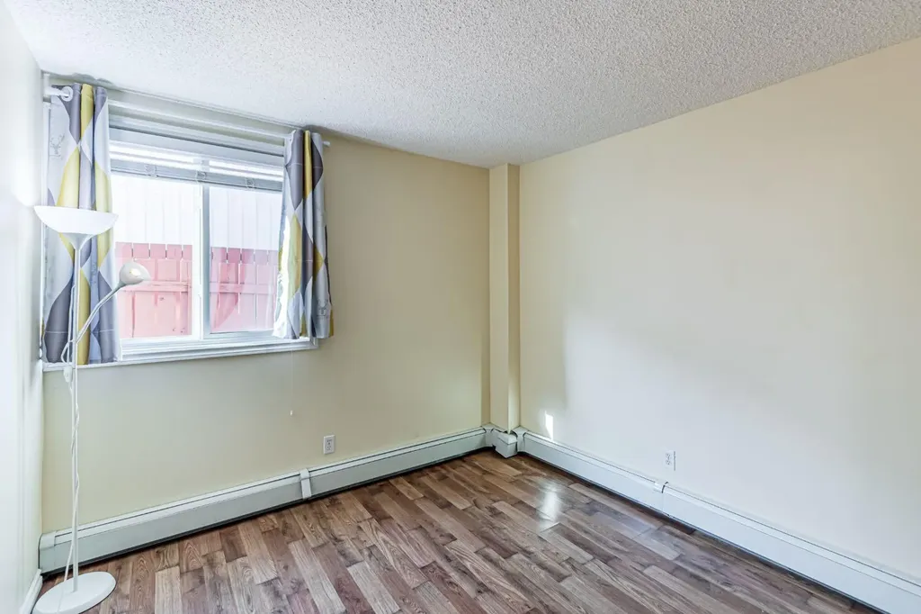 6827 Centre Street N Calgary AB T2K 5C4