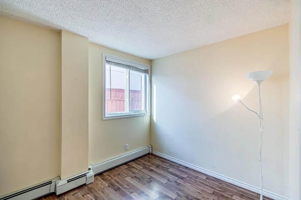 6827 Centre Street N Calgary AB T2K 5C4