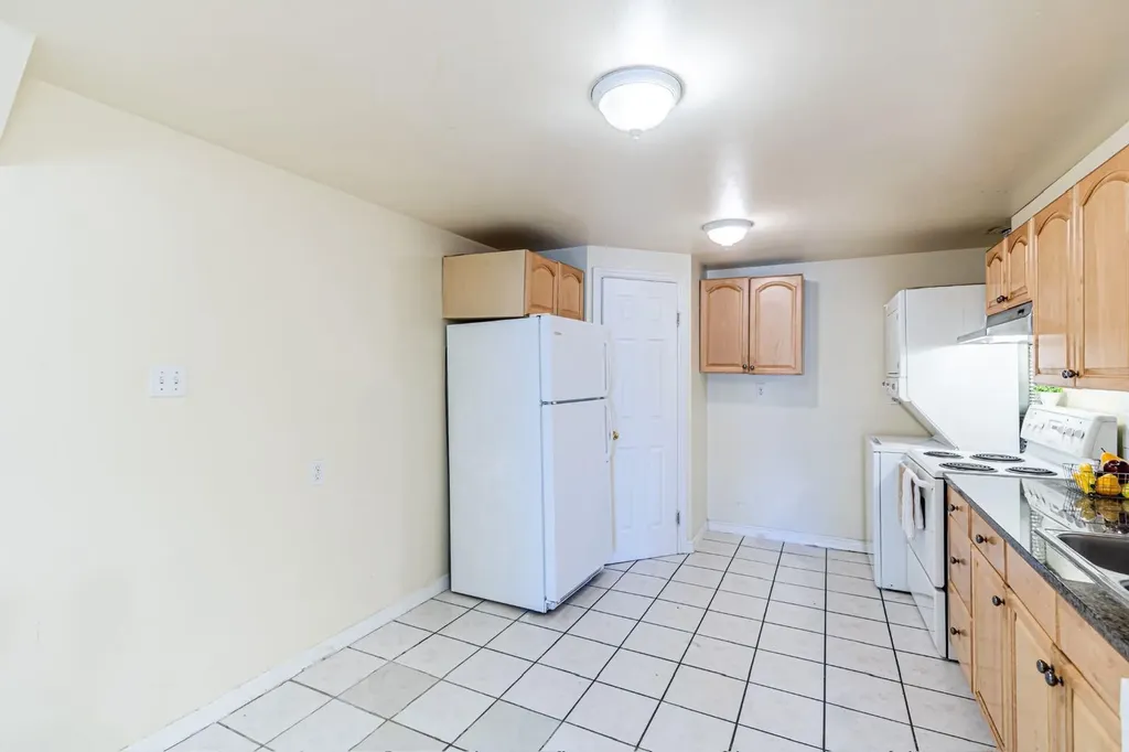 6827 Centre Street N Calgary AB T2K 5C4