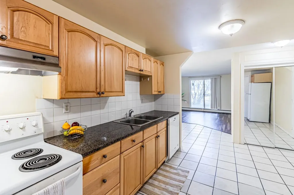 6827 Centre Street N Calgary AB T2K 5C4