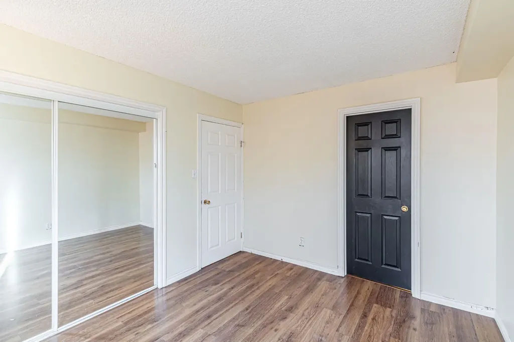 6827 Centre Street N Calgary AB T2K 5C4