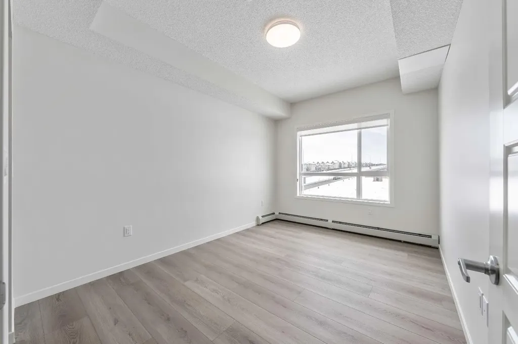 245 Edith Place NW Calgary AB T3R 2M7
