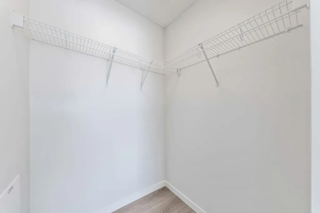 245 Edith Place NW Calgary AB T3R 2M7