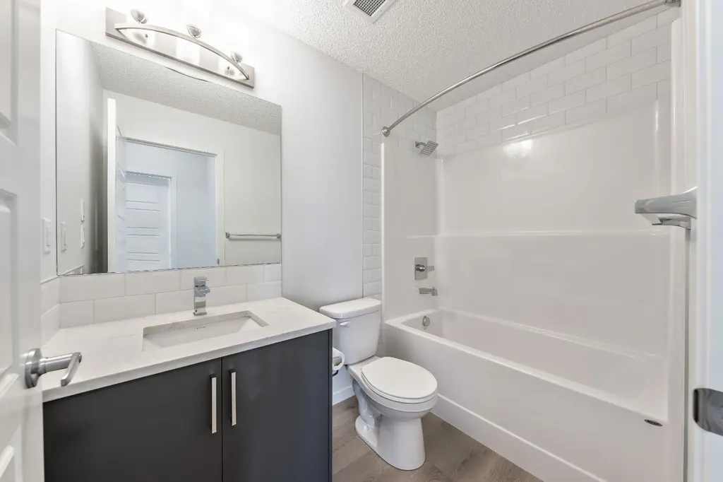245 Edith Place NW Calgary AB T3R 2M7