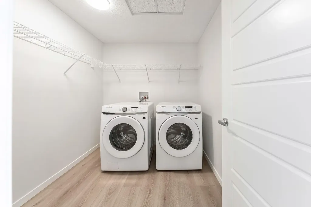 245 Edith Place NW Calgary AB T3R 2M7