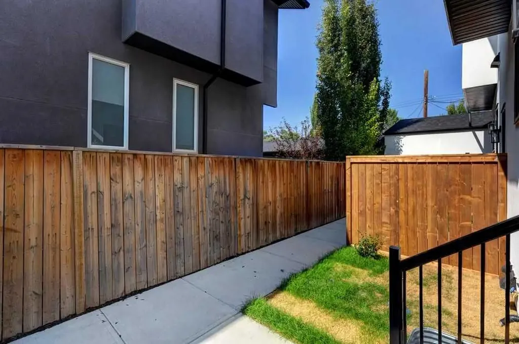 602 11 Avenue NE Calgary AB T2E 0Z7