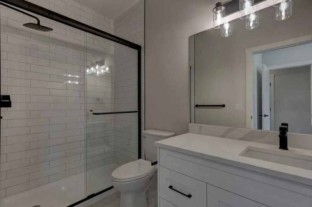 602 11 Avenue NE Calgary AB T2E 0Z7