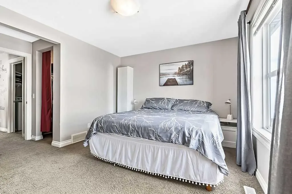 280 Copperstone Gardens SE Calgary AB T2Z 0R6