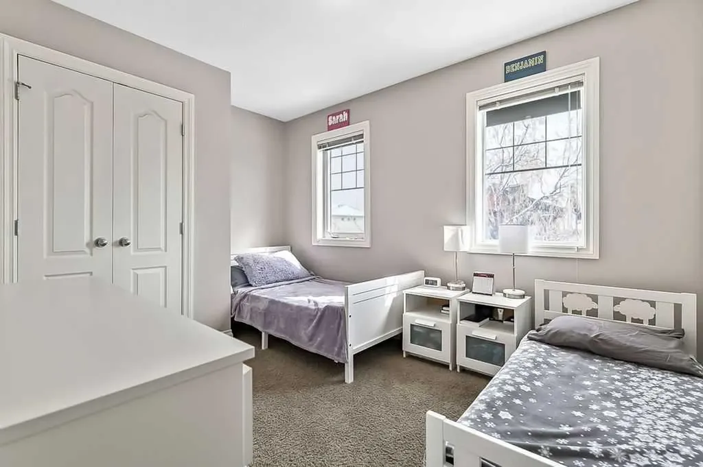 280 Copperstone Gardens SE Calgary AB T2Z 0R6