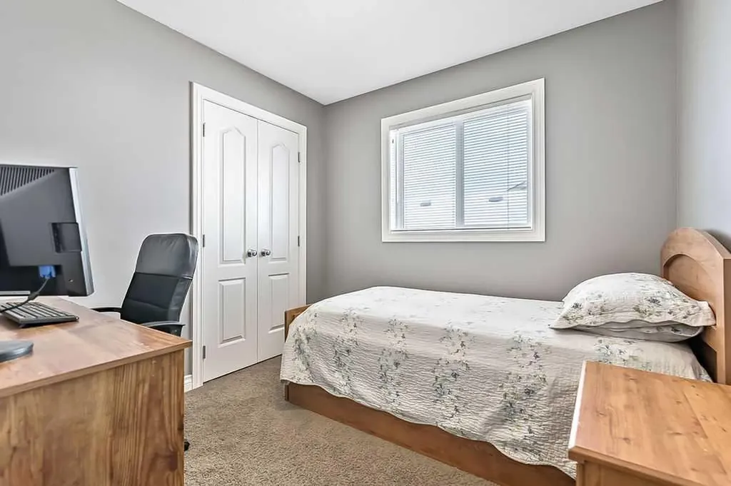 280 Copperstone Gardens SE Calgary AB T2Z 0R6