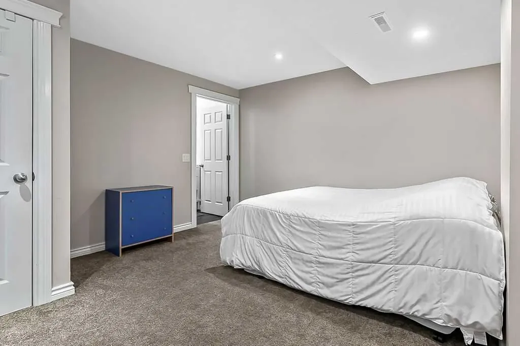 280 Copperstone Gardens SE Calgary AB T2Z 0R6