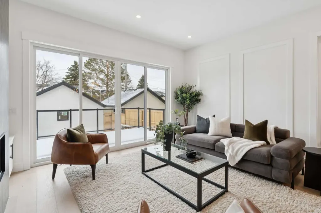 4214 16 Street SW Calgary AB T2T 4H6