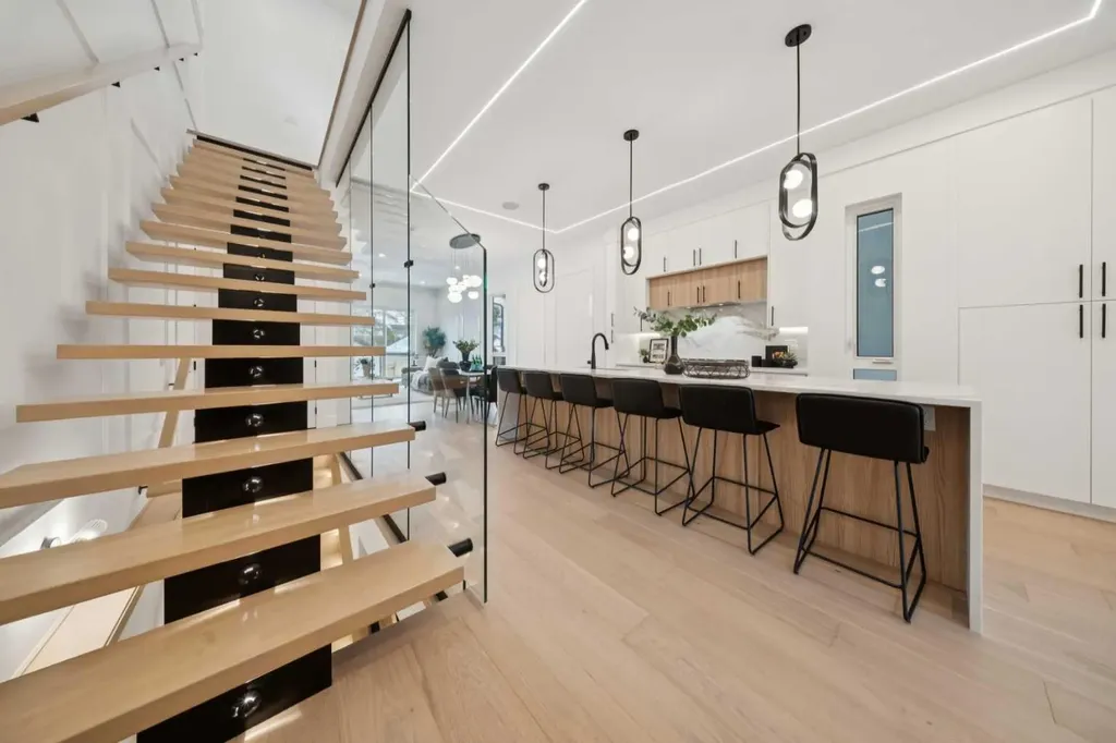 4214 16 Street SW Calgary AB T2T 4H6