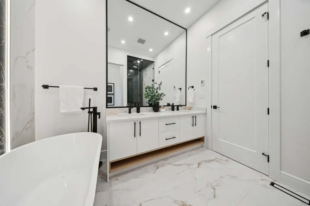 4214 16 Street SW Calgary AB T2T 4H6
