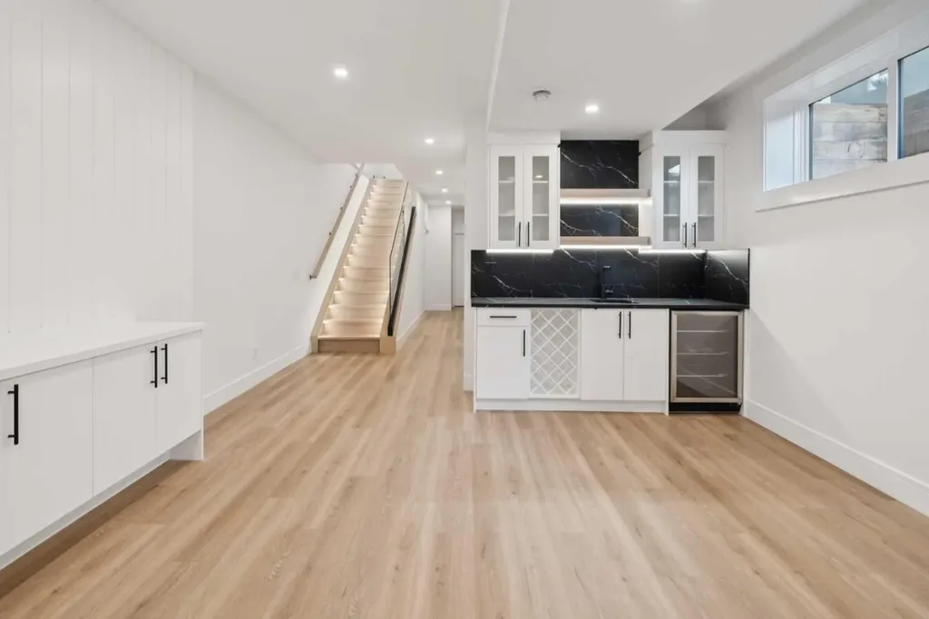4214 16 Street SW Calgary AB T2T 4H6