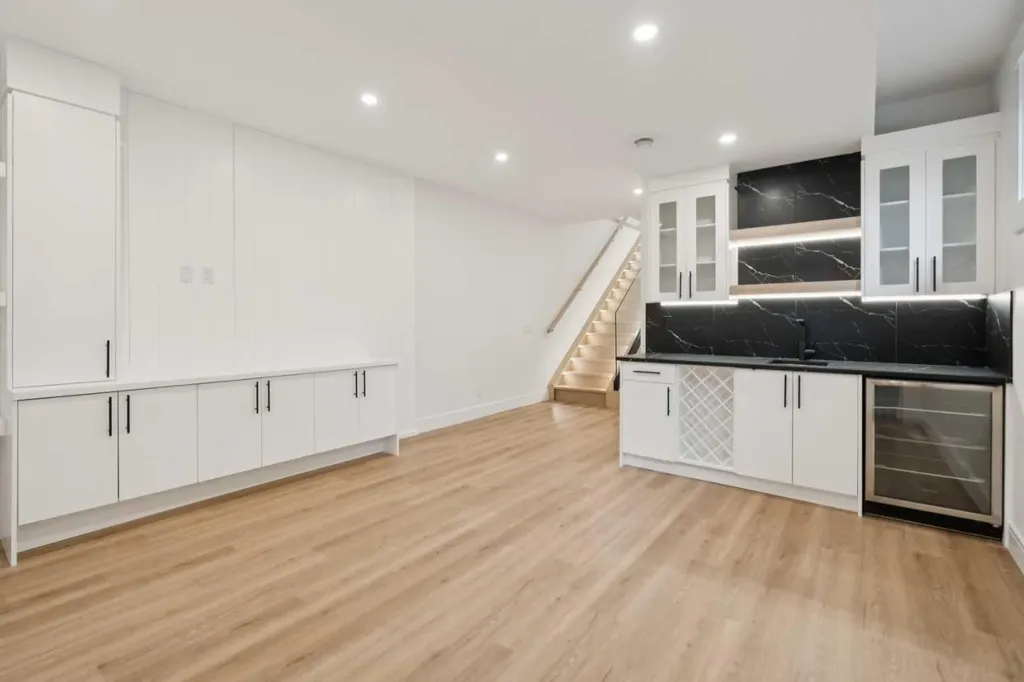 4214 16 Street SW Calgary AB T2T 4H6