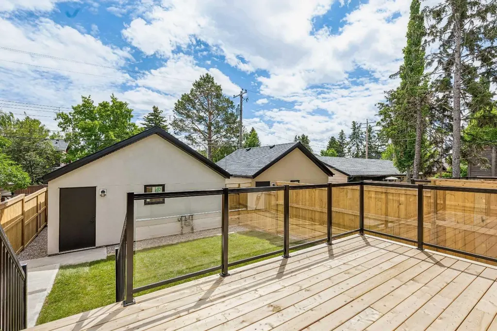 4214 16 Street SW Calgary AB T2T 4H6