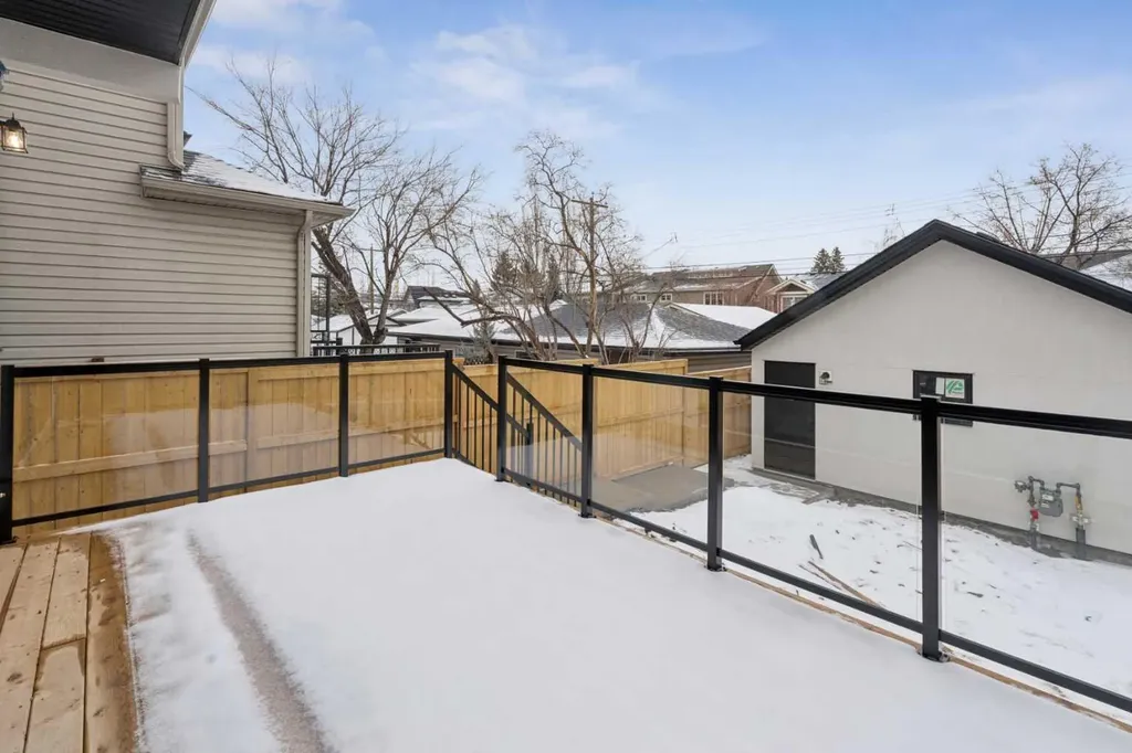 4214 16 Street SW Calgary AB T2T 4H6