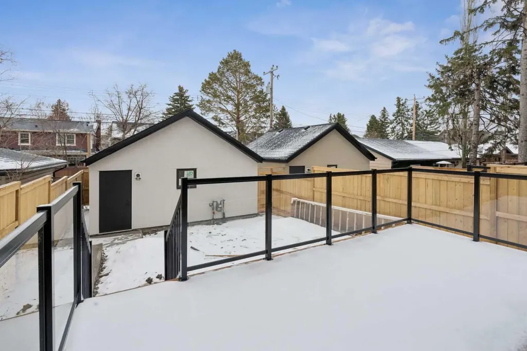 4214 16 Street SW Calgary AB T2T 4H6