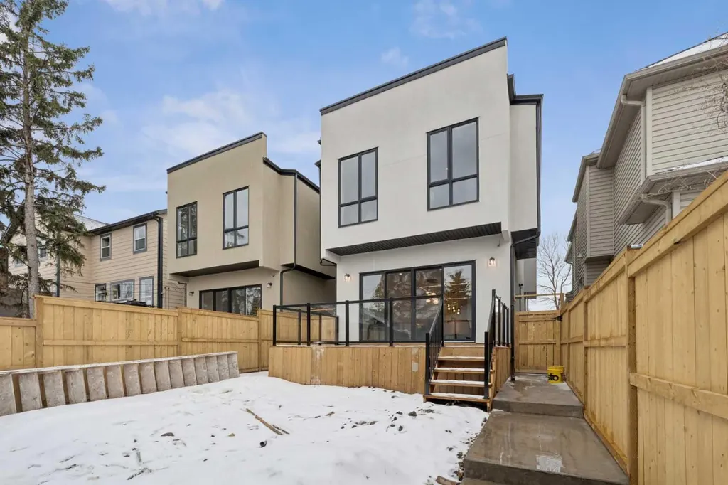 4214 16 Street SW Calgary AB T2T 4H6