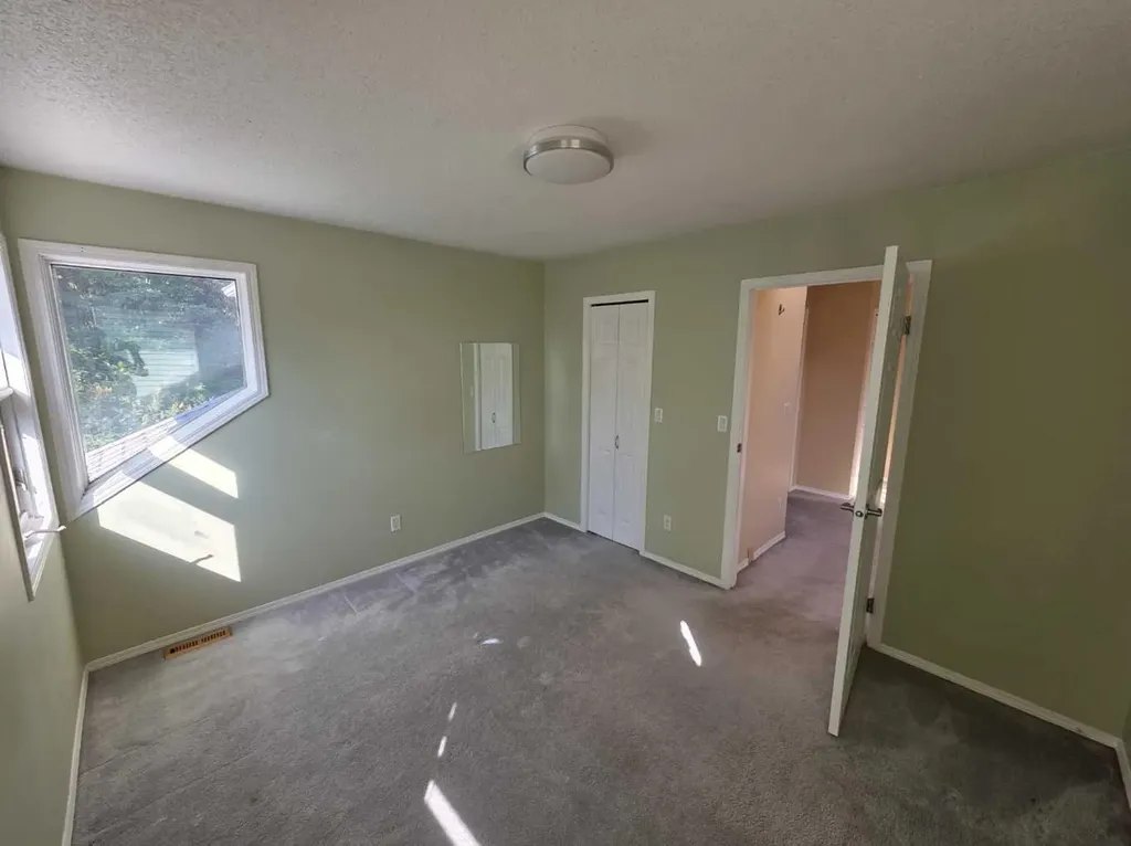 10722 91 Street Peace River AB T8S1R1