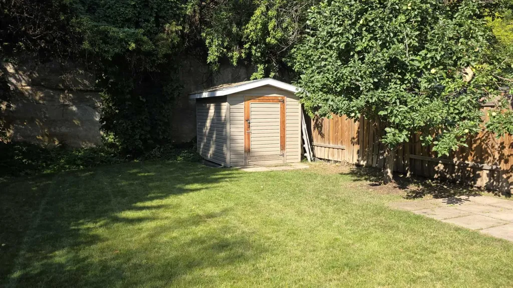 10722 91 Street Peace River AB T8S1R1