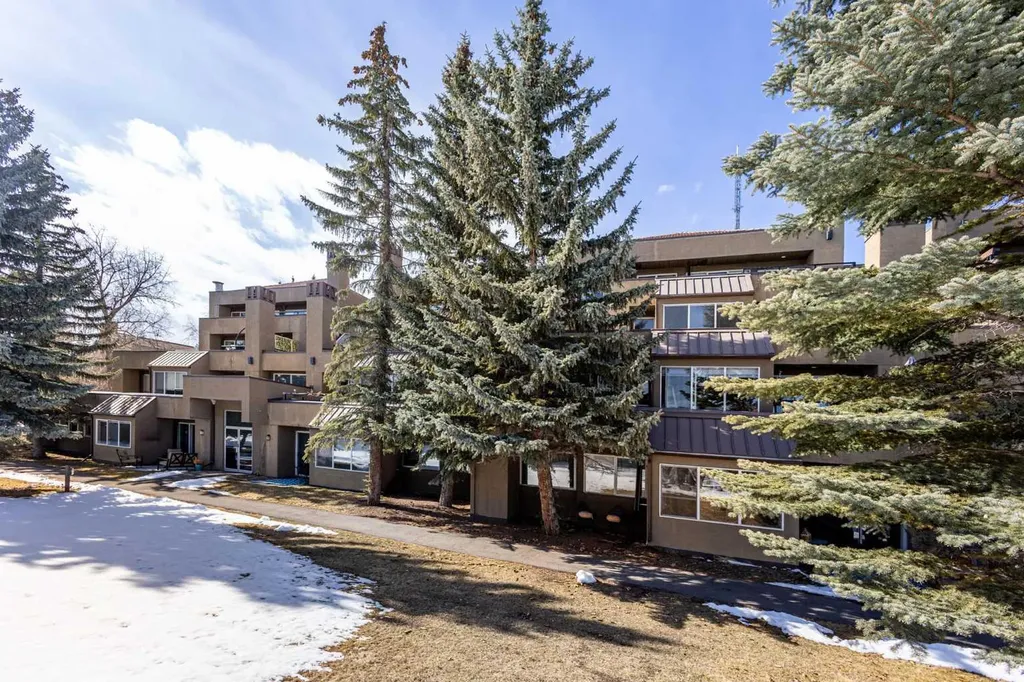 108 Village Heights SW Calgary AB T3H 2L2