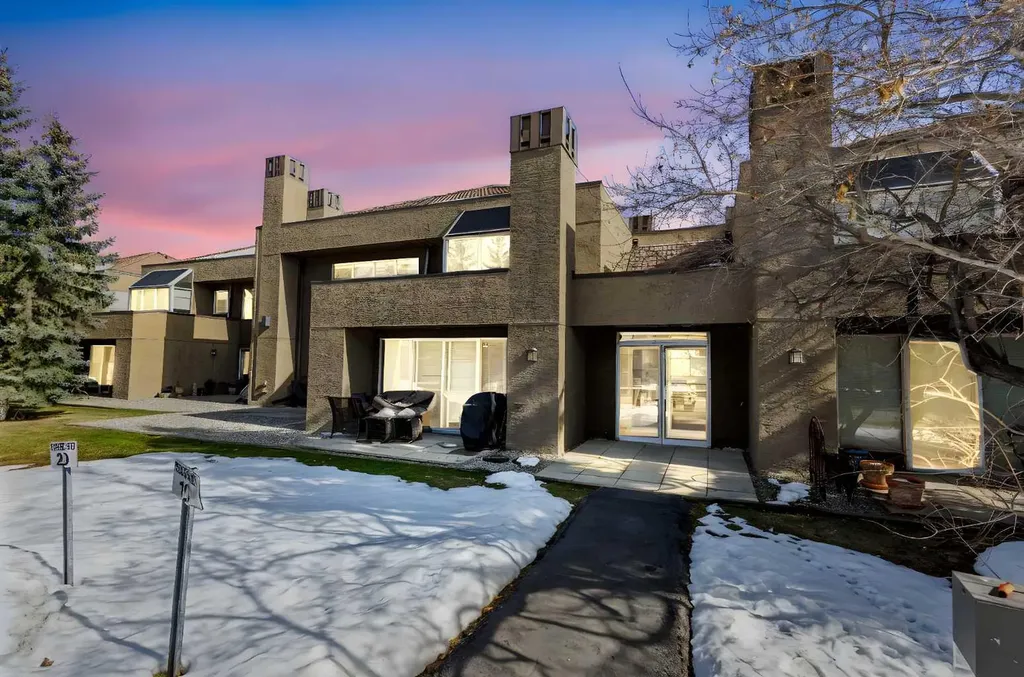 108 Village Heights SW Calgary AB T3H 2L2