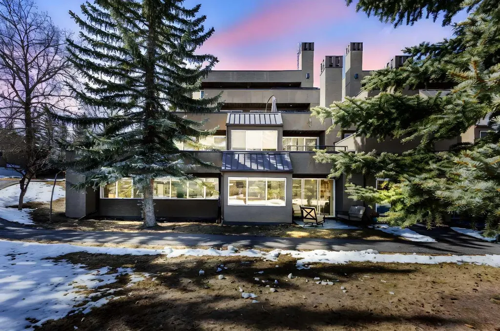 108 Village Heights SW Calgary AB T3H 2L2