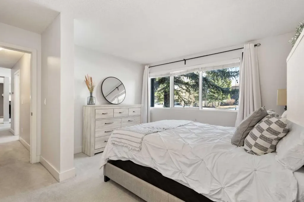 108 Village Heights SW Calgary AB T3H 2L2