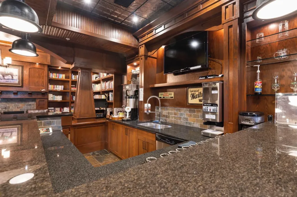 2330 Fish Creek Boulevard SW Calgary AB T2Y 0L1